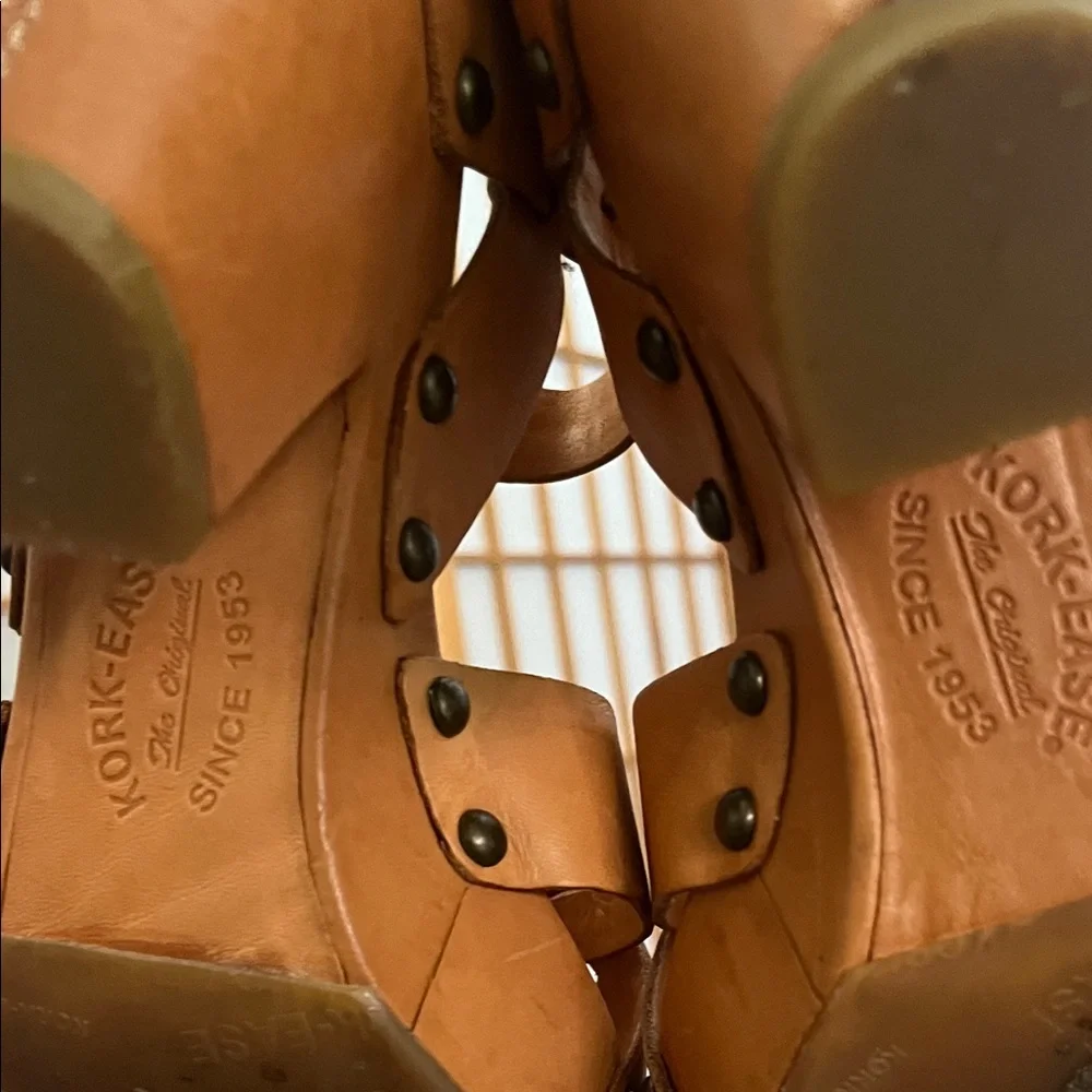 Women’s Tan Leather Platform Sandals with Buckle